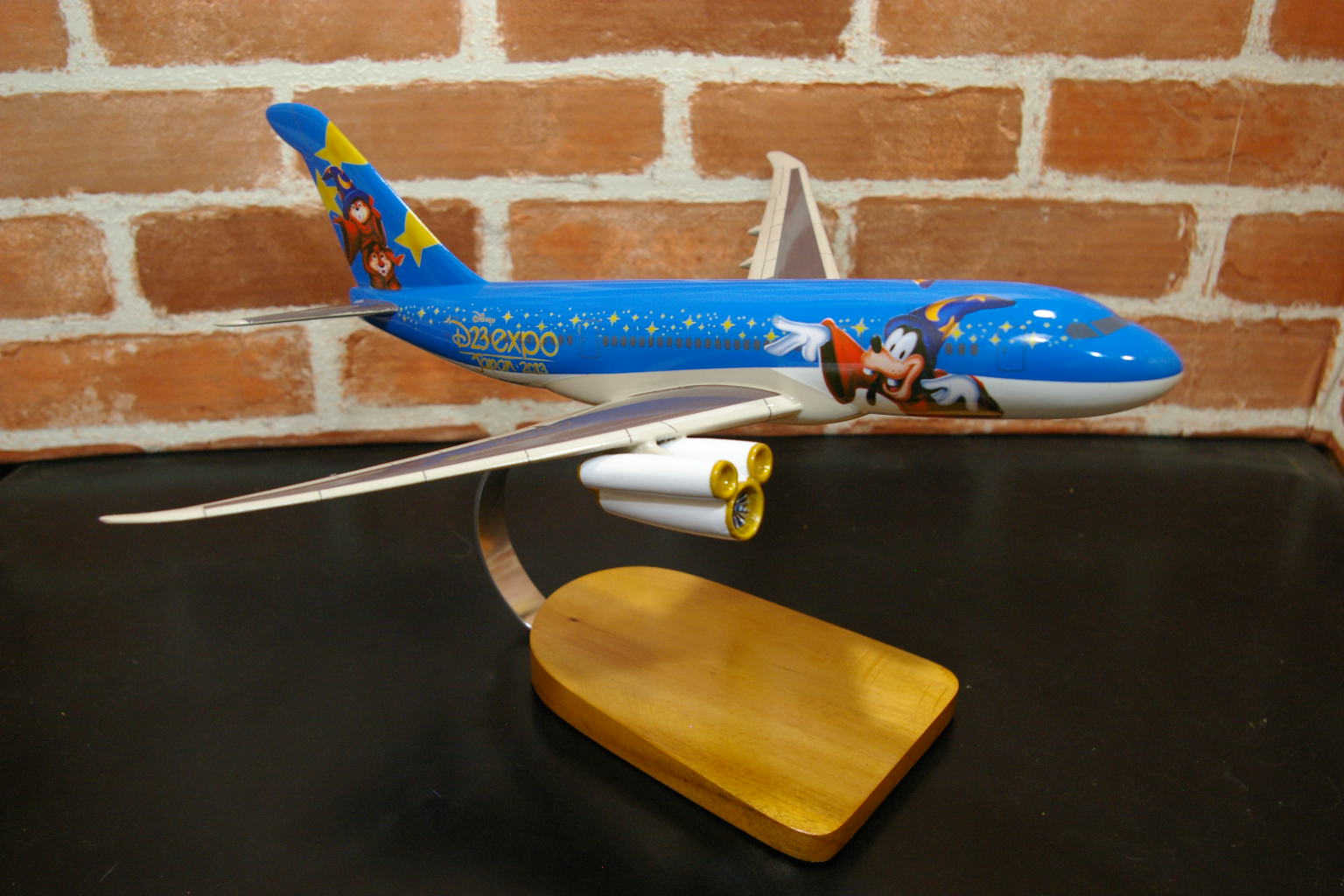 ディズニーキャラクター 架空機 メイン