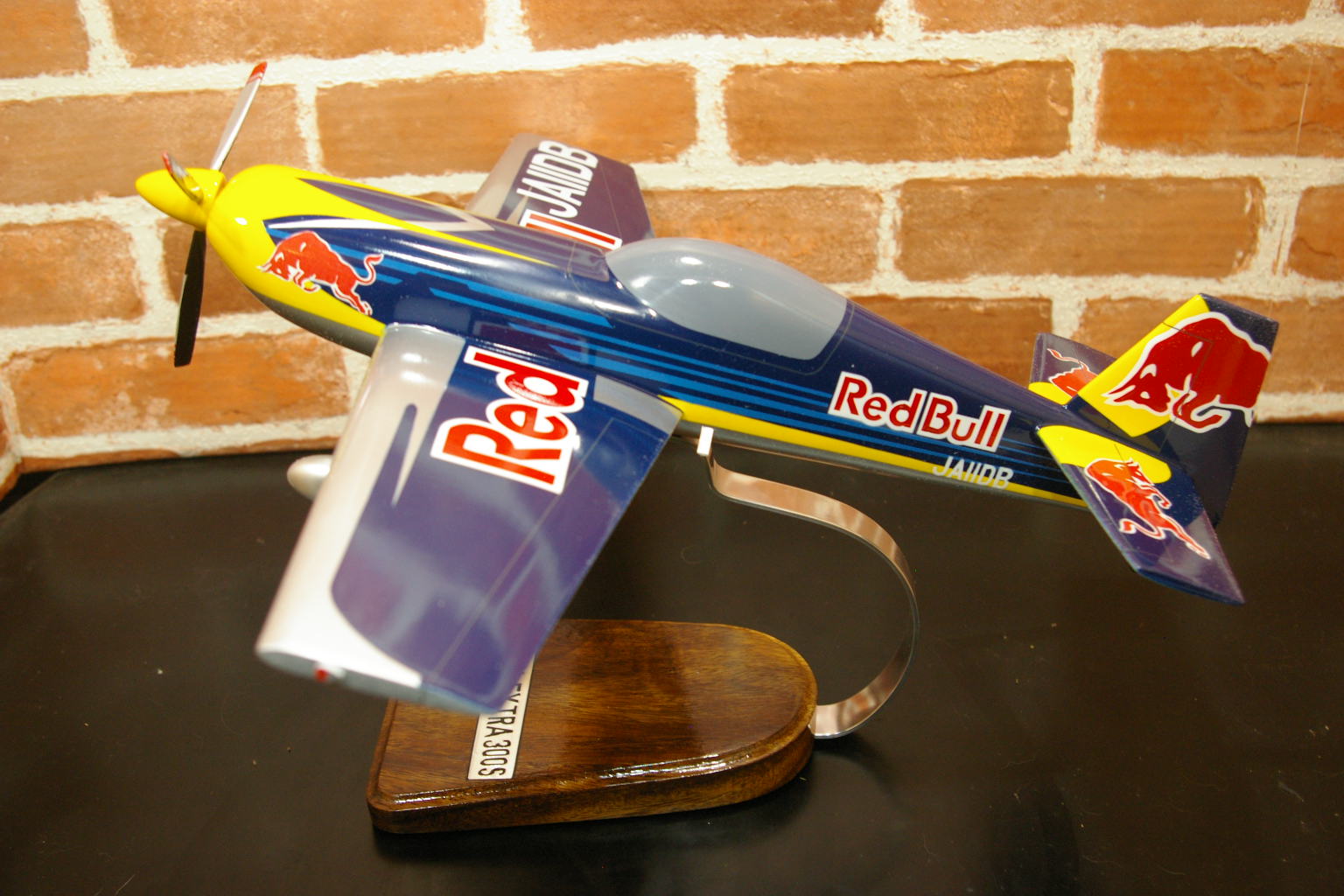 EXTRA330S　横から