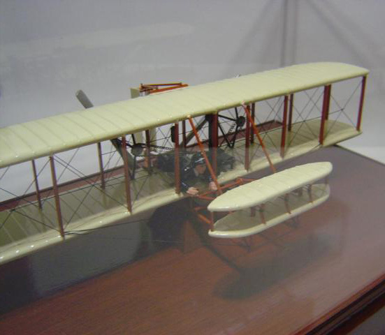 ショーケースに入った製作実績