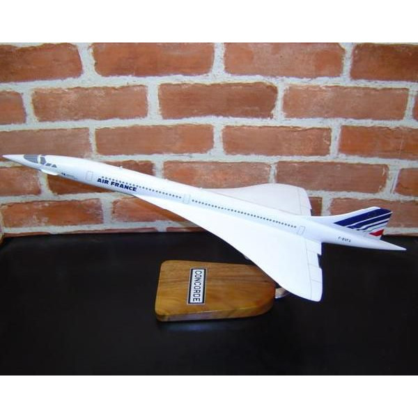 CONCORDE右前から